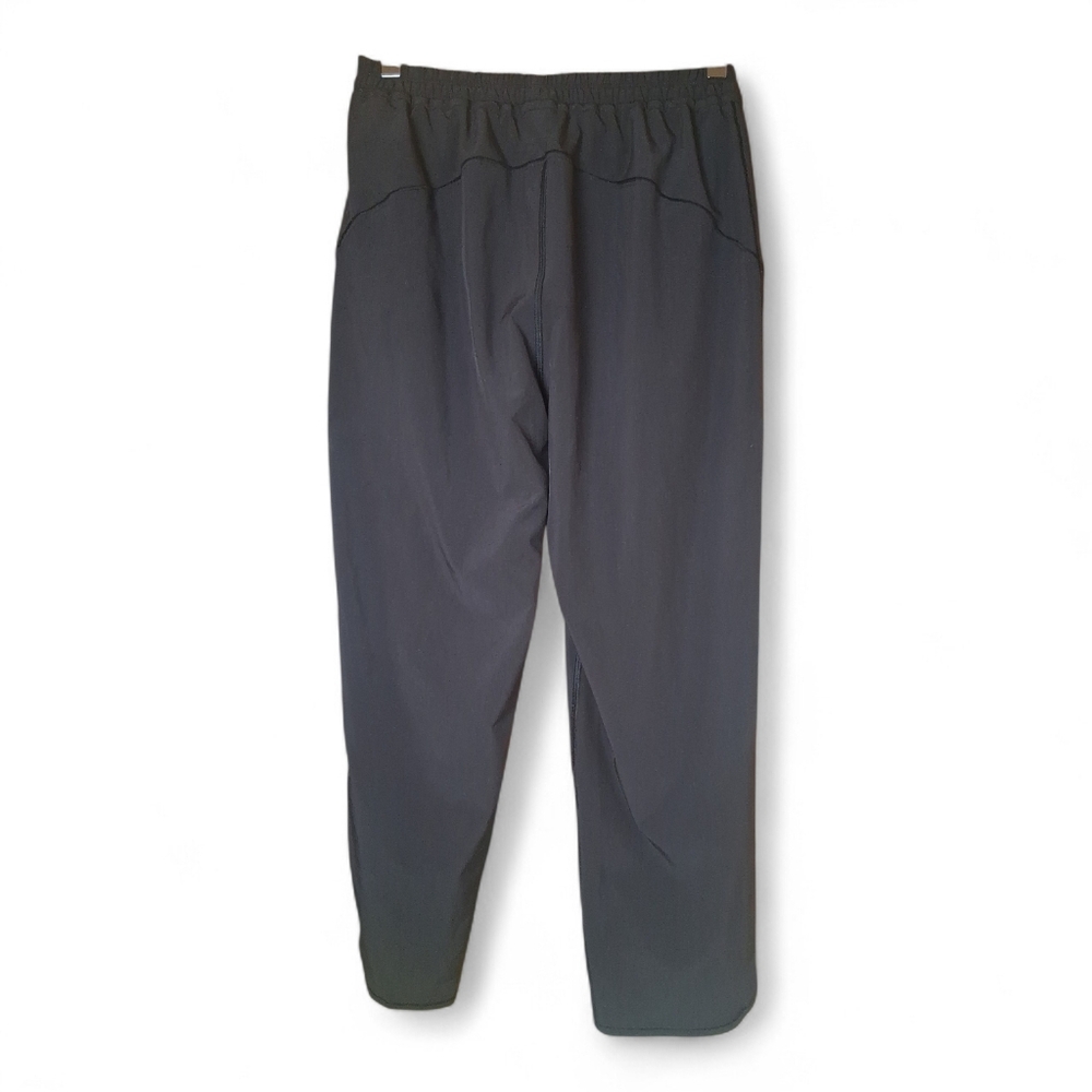 lululemon athletica Black Straight Leg cropped Pants - Picture 2 of 7